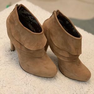 Cute Tan Steve Madden Boots / Booties Sz 6.5